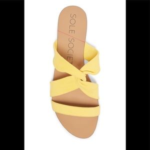 ❤️❤️ Sole Society
Emriranza Slide Sandal yellow ❤️❤️‍🔥